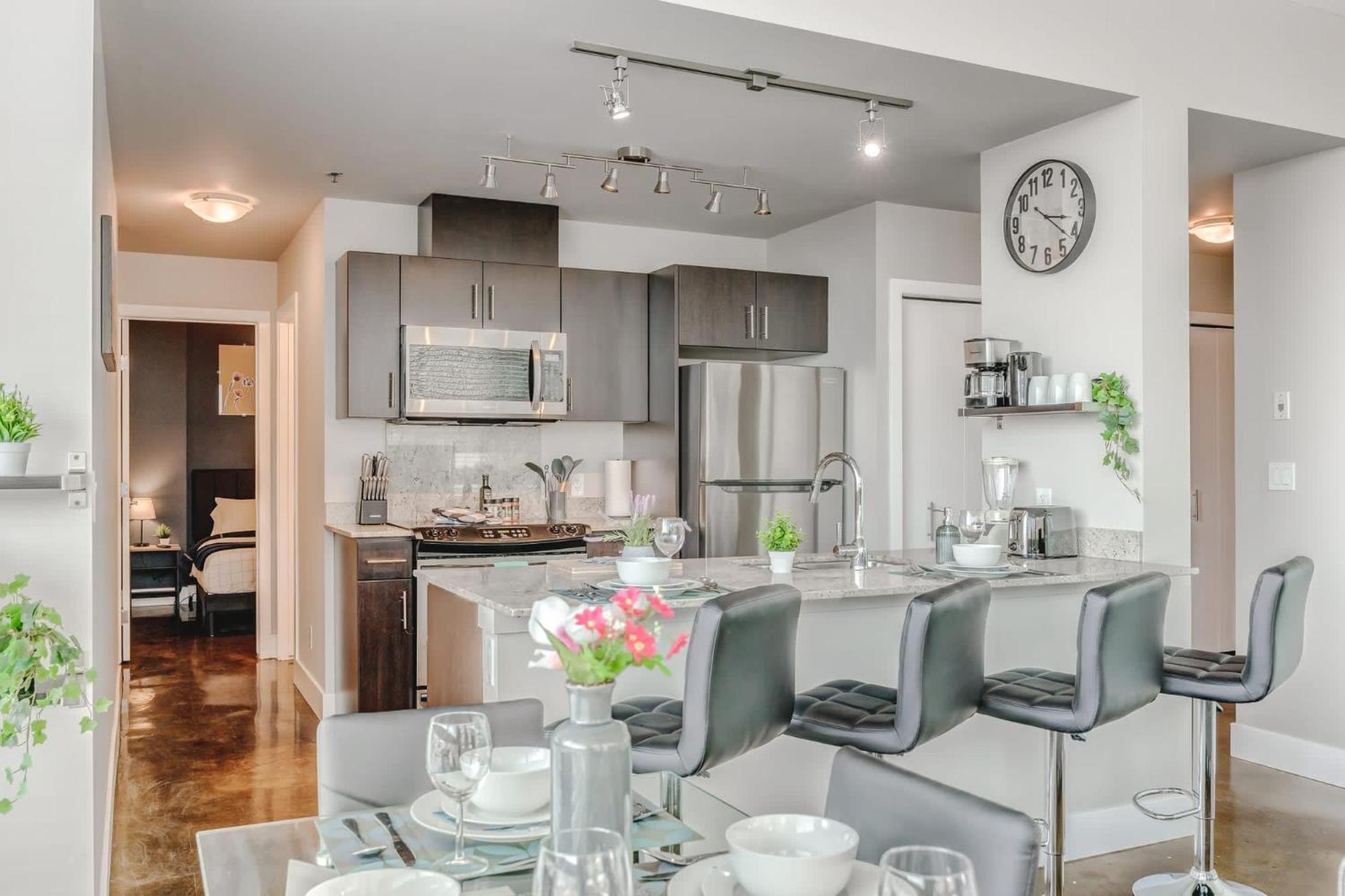 Upscale 2Br Condo - King Bed - Stunning Views カルガリー エクステリア 写真