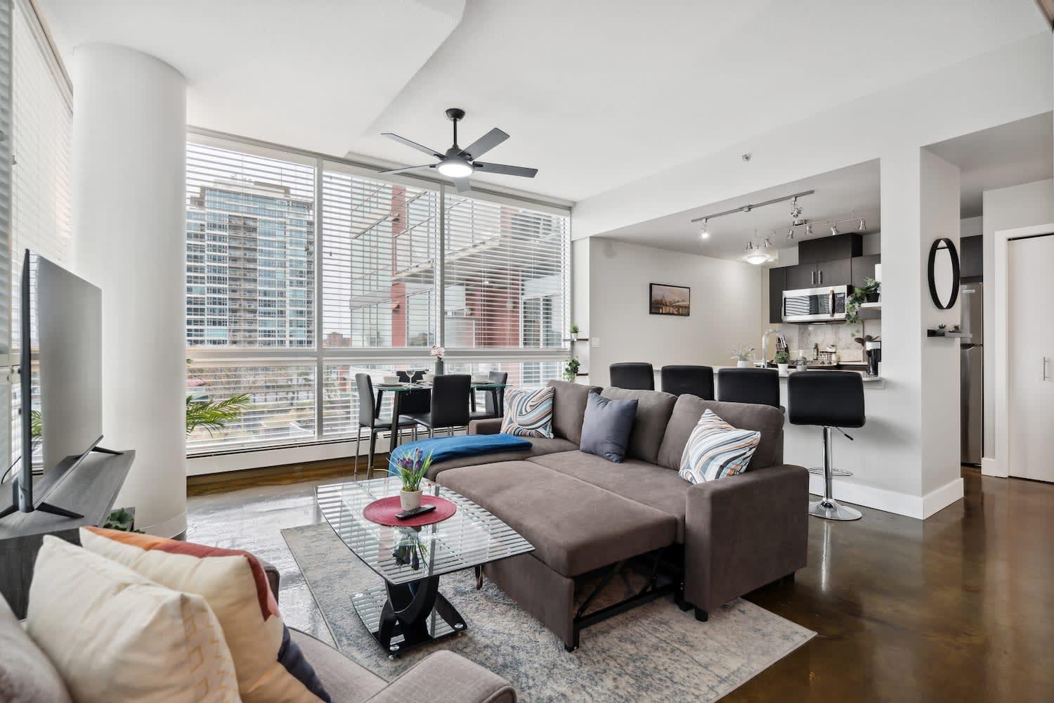 Upscale 2Br Condo - King Bed - Stunning Views カルガリー エクステリア 写真
